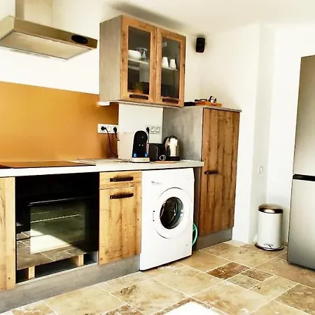 Luxueux 2 Pieces 50 M2, Calme, Terrasse, Parking Prive, Jardin, Pont Du Gard 10mn #5