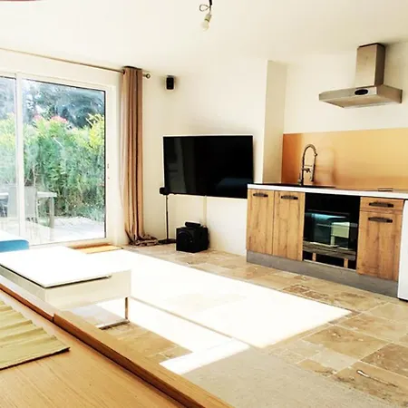 Luxueux 2 Pieces 50 M2, Calme, Terrasse, Parking Prive, Jardin, Pont Du Gard 10mn #5 *