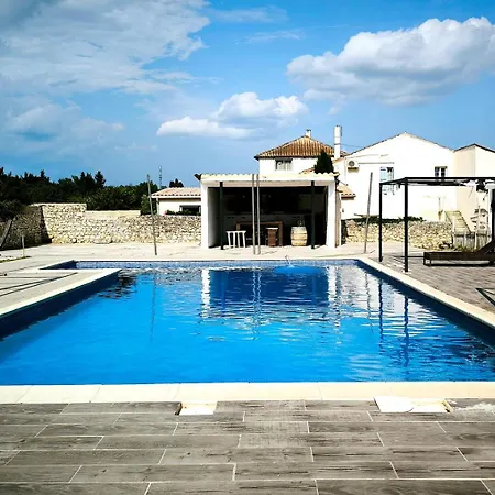Luxueux 2 Pieces 50 M2, Calme, Terrasse, Parking Prive, Jardin, Pont Du Gard 10mn #5 Rochefort-du-Gard